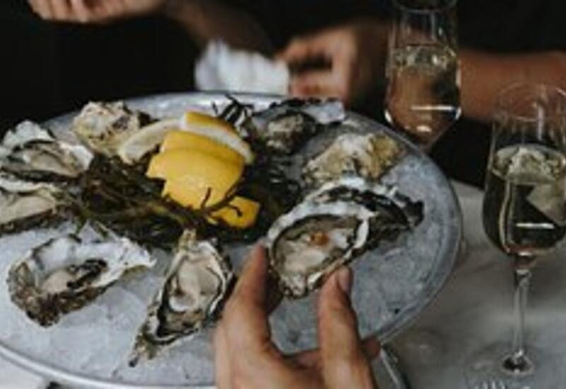 Любителей устриц и мороженого предупредили о неприятном последствии для ЖКТ