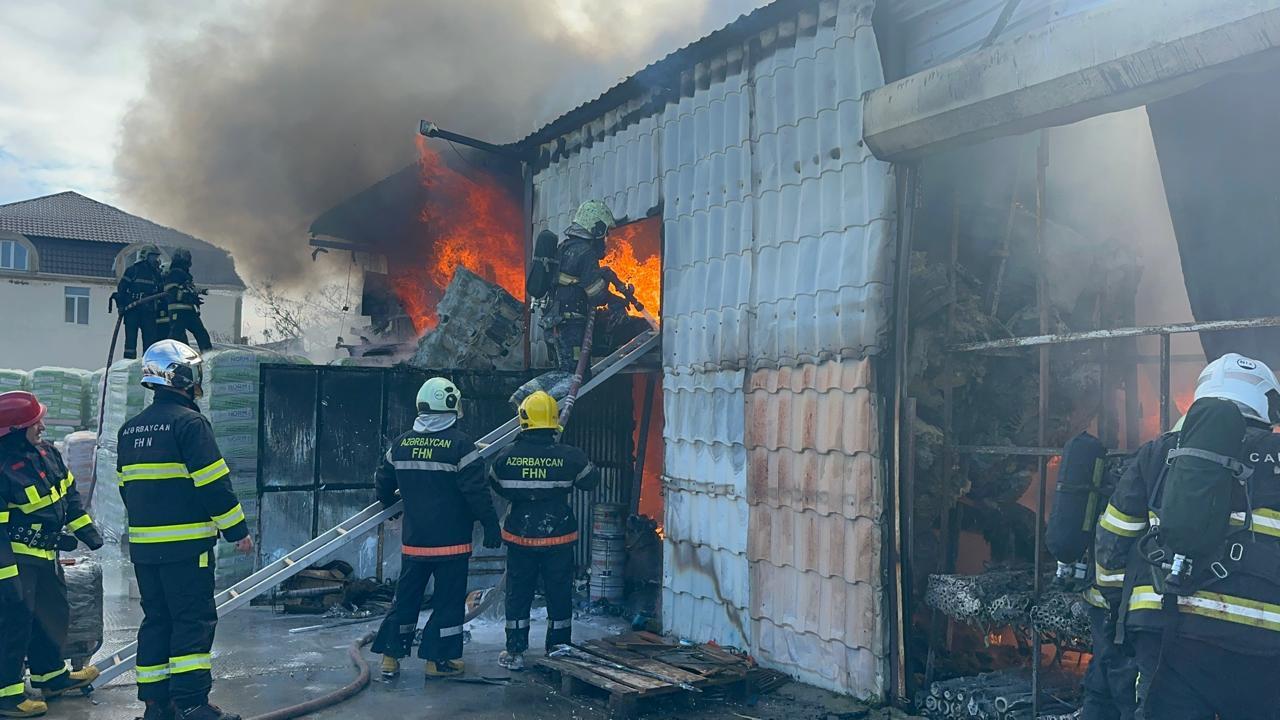 Пожар на проспекте Зии Буньятова потушен