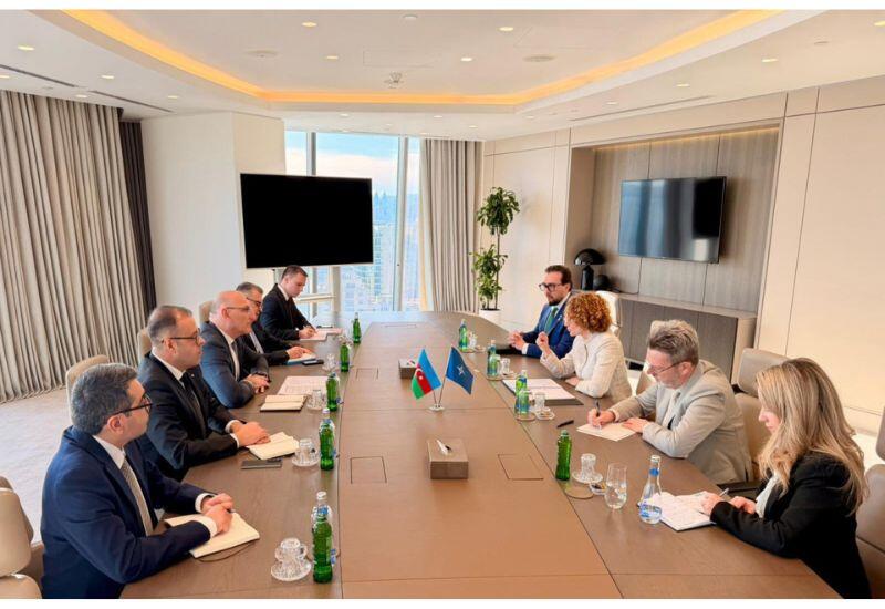 Эльчин Амирбеков обсудил с заместителем генсека НАТО нормализацию отношений Азербайджана и Армении