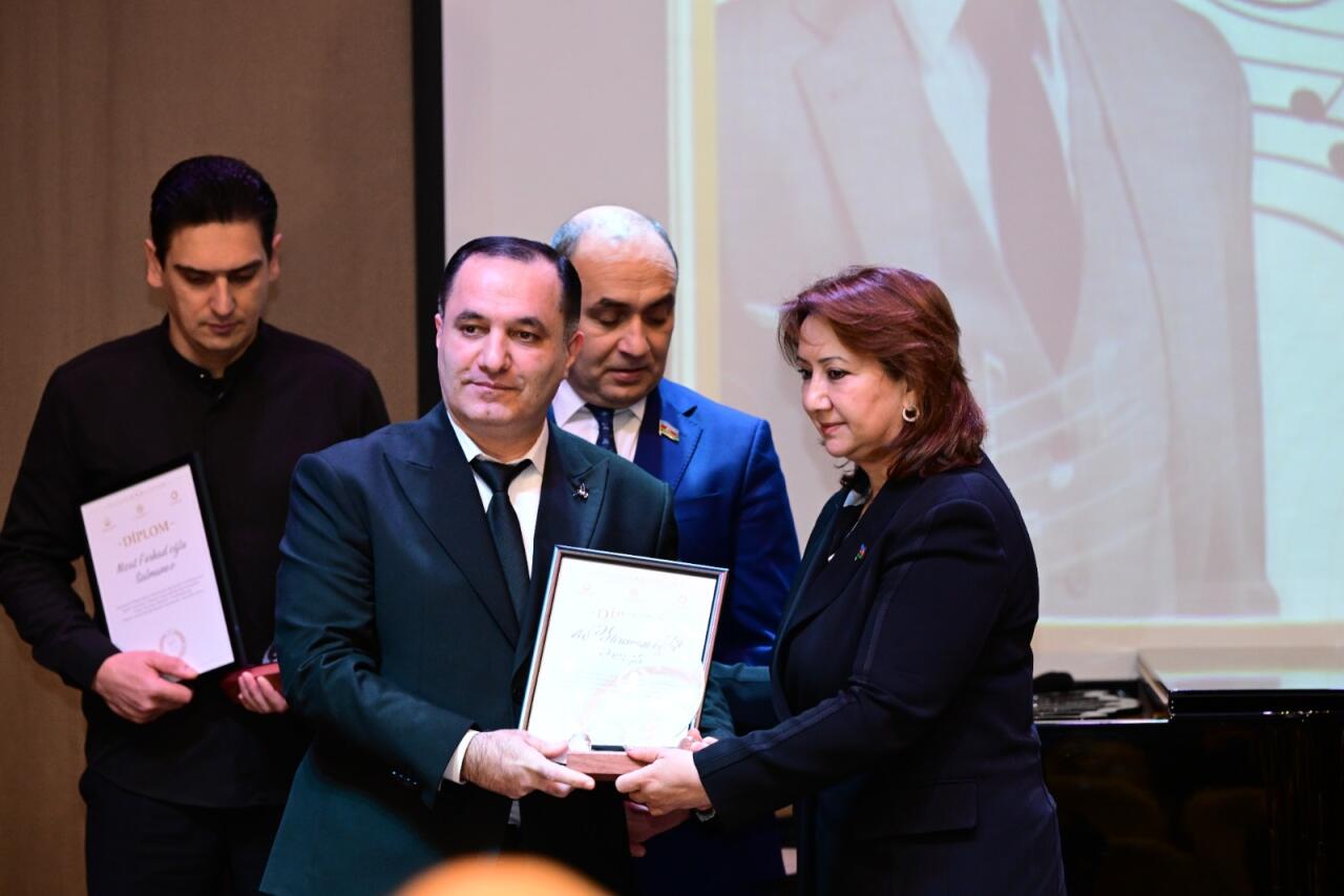 В Баку состоялась церемония награждения лауреатов премии имени Узеира Гаджибейли