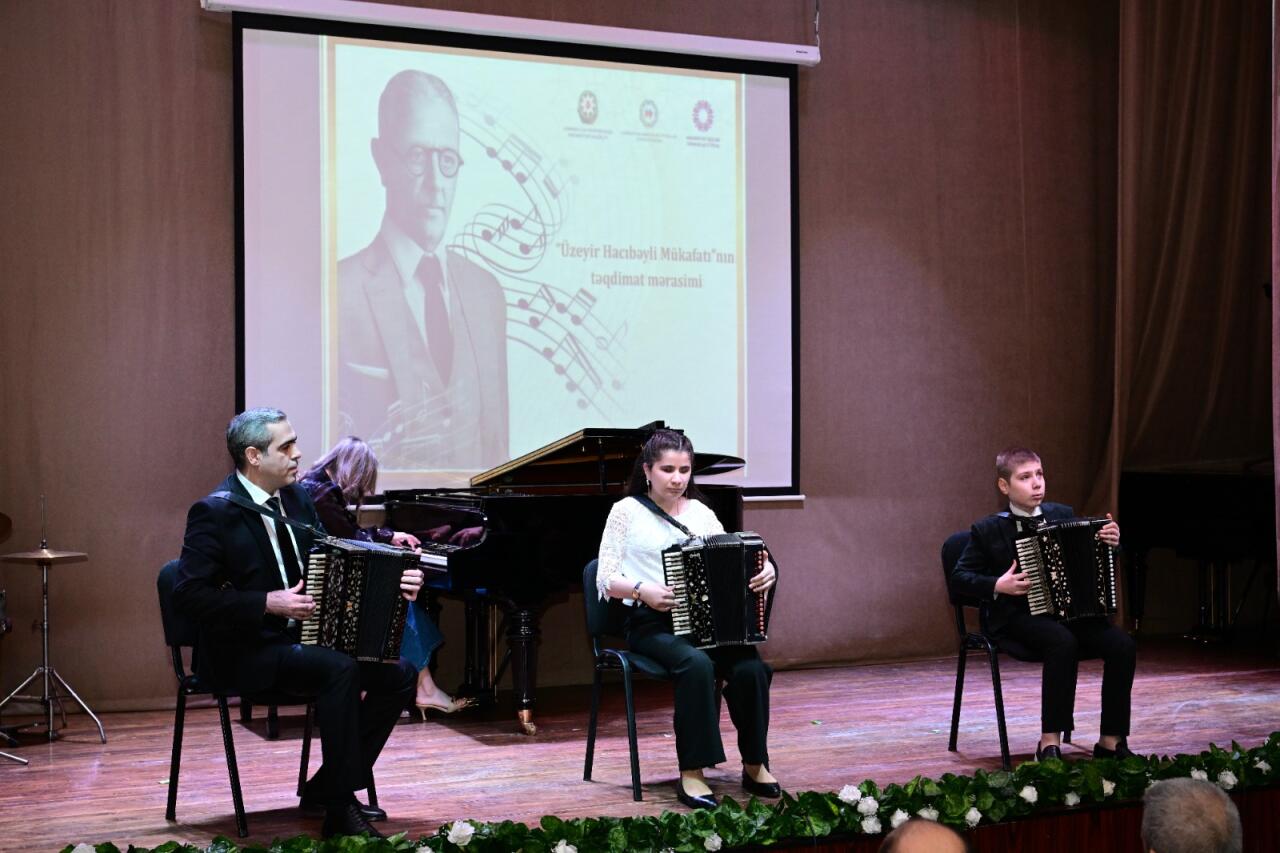 В Баку состоялась церемония награждения лауреатов премии имени Узеира Гаджибейли