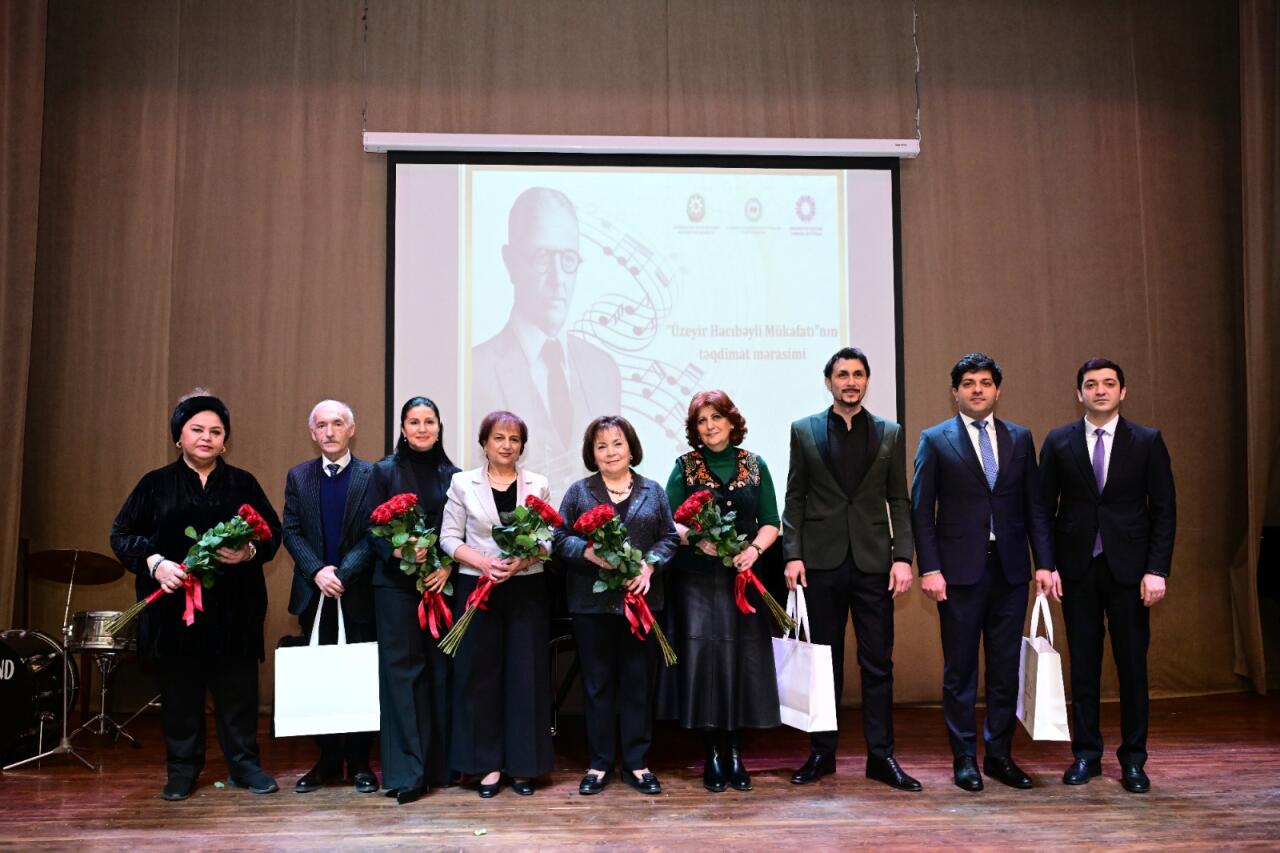 В Баку состоялась церемония награждения лауреатов премии имени Узеира Гаджибейли