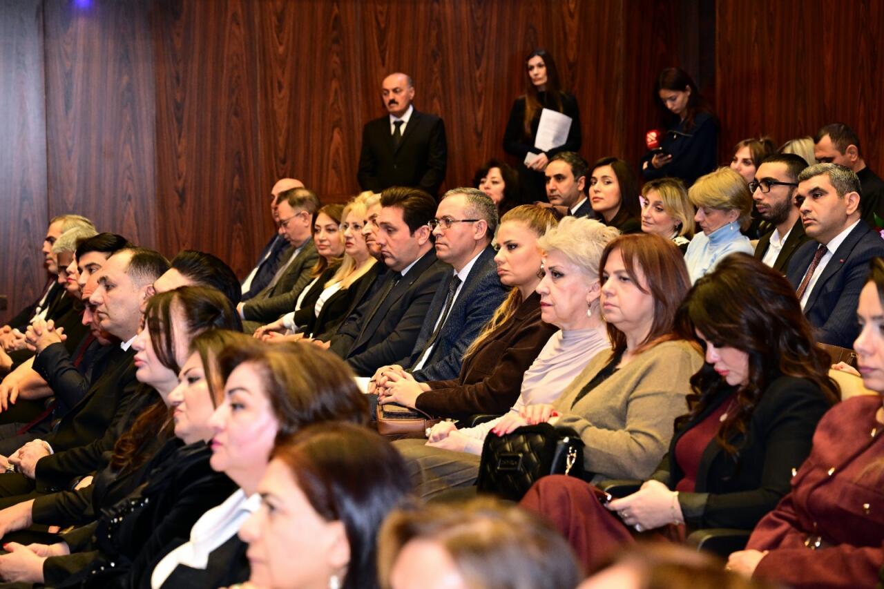 В Баку состоялась церемония награждения лауреатов премии имени Узеира Гаджибейли