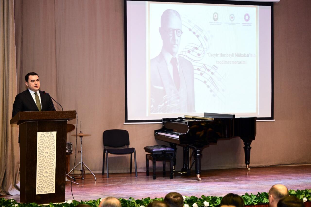 В Баку состоялась церемония награждения лауреатов премии имени Узеира Гаджибейли