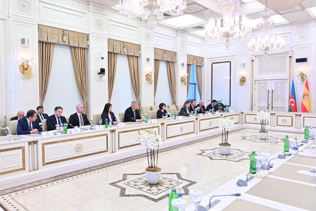 Sahibə Qafarova İspaniya Krallığı Deputatlar Konqresinin sədri ilə görüşdü