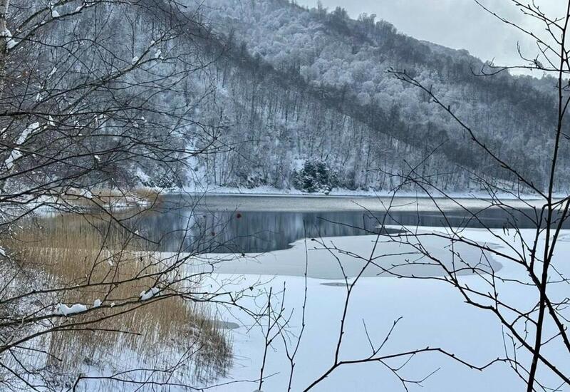Гёйгёльcкий нацпарк окутал снег