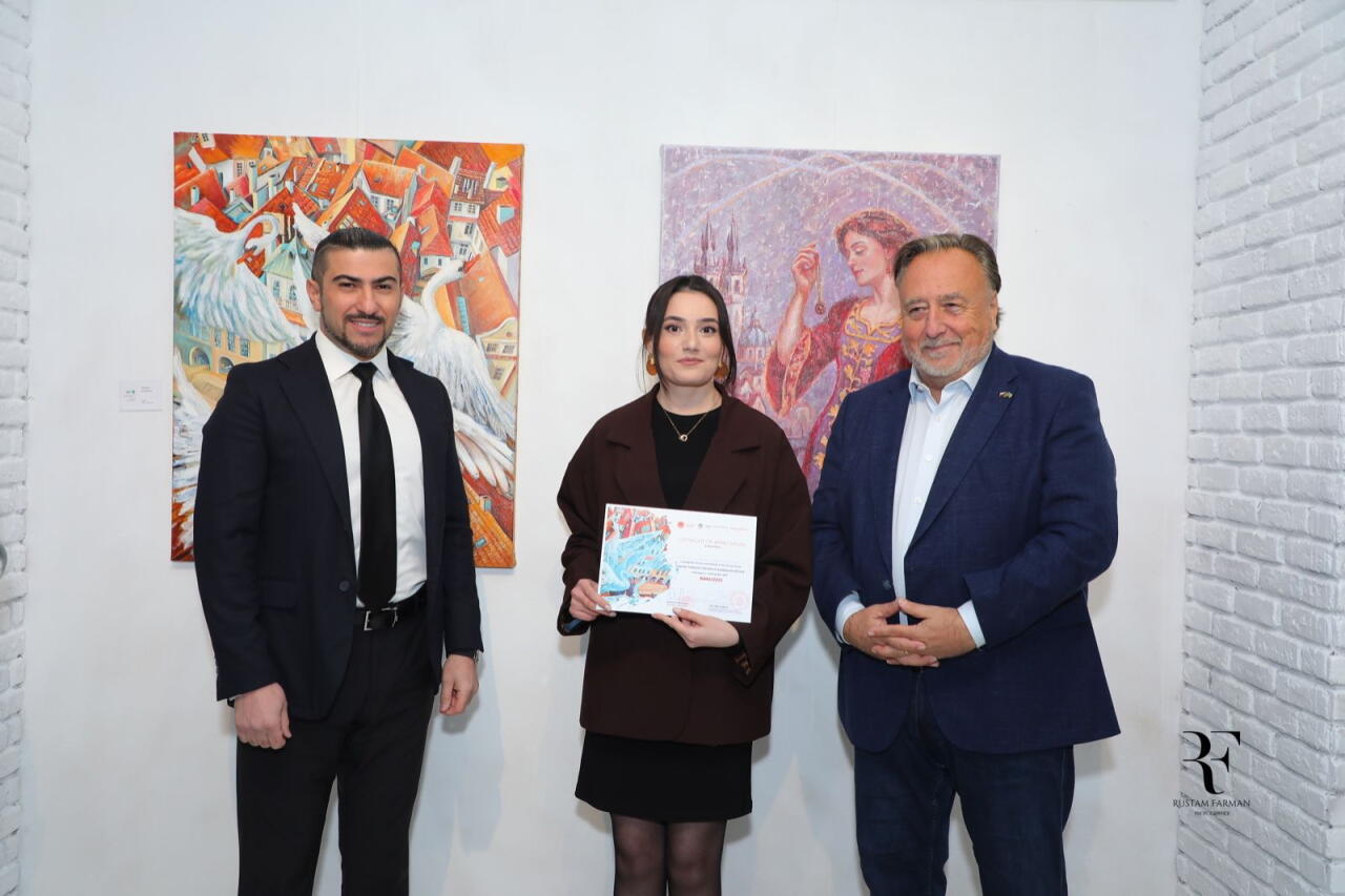 В Баку открылась выставка "Вдохновленный Чехией" по итогам творческого воркшопа