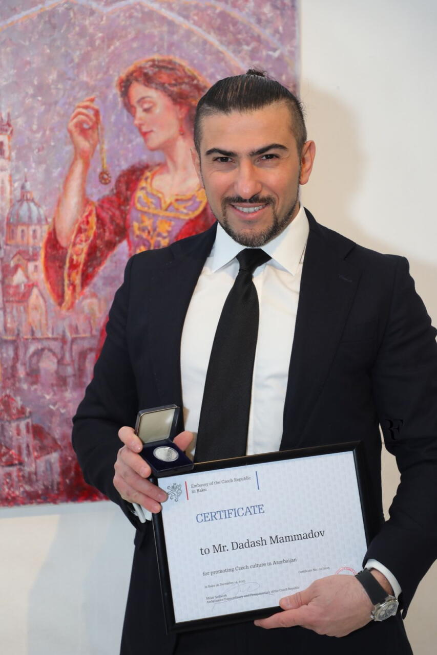 В Баку открылась выставка "Вдохновленный Чехией" по итогам творческого воркшопа
