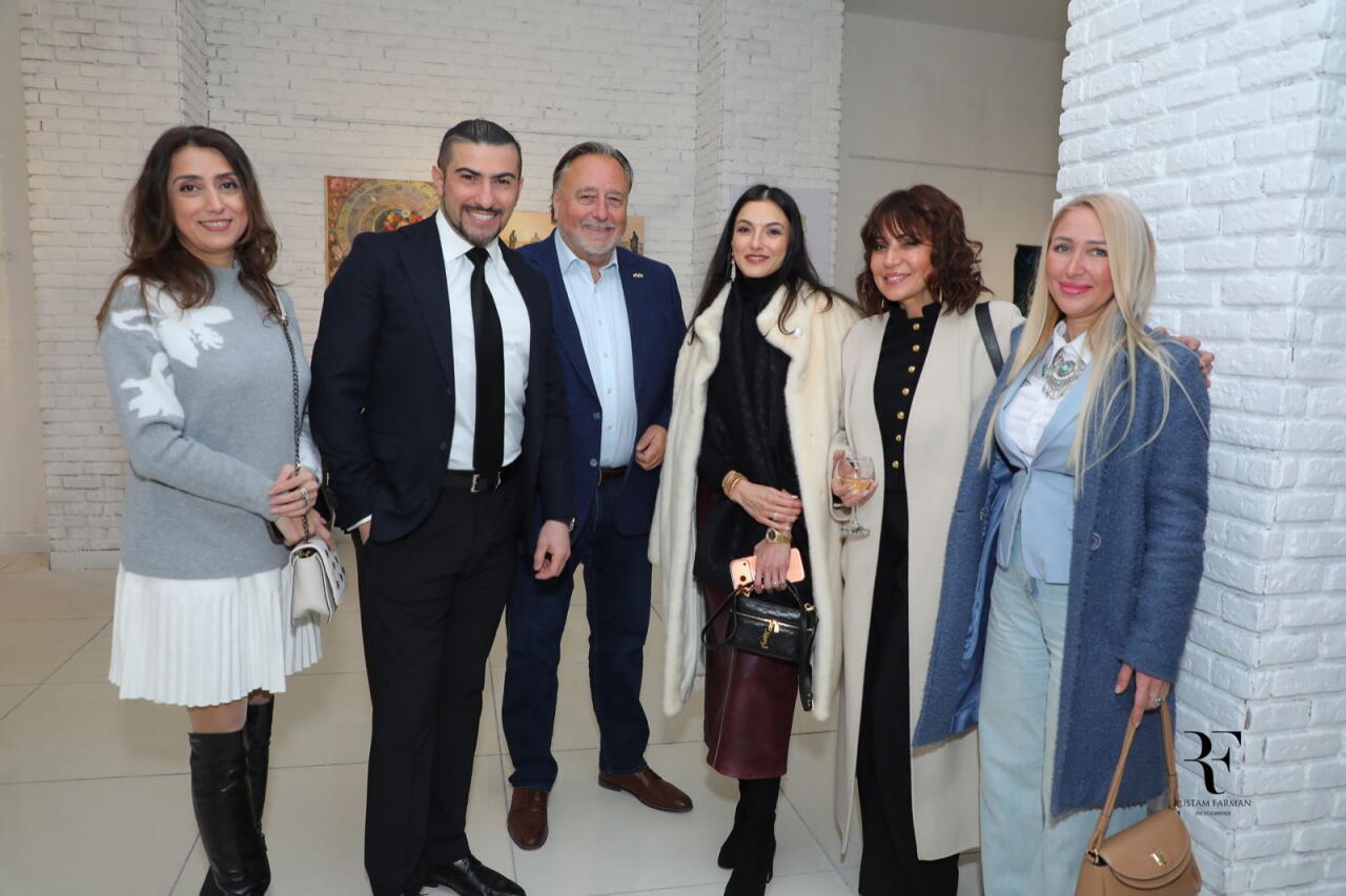 В Баку открылась выставка "Вдохновленный Чехией" по итогам творческого воркшопа