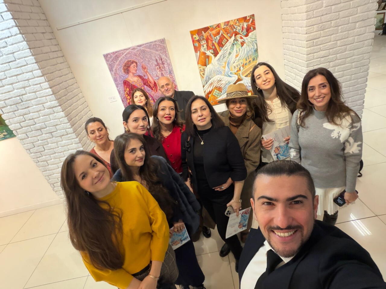 В Баку открылась выставка "Вдохновленный Чехией" по итогам творческого воркшопа