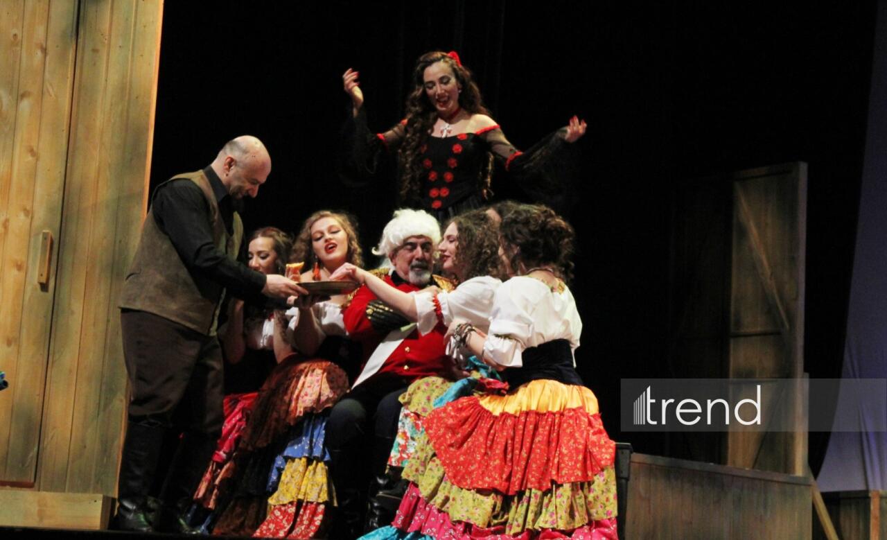 В Баку состоялась премьера спектакля "Кармен. История Хосе"