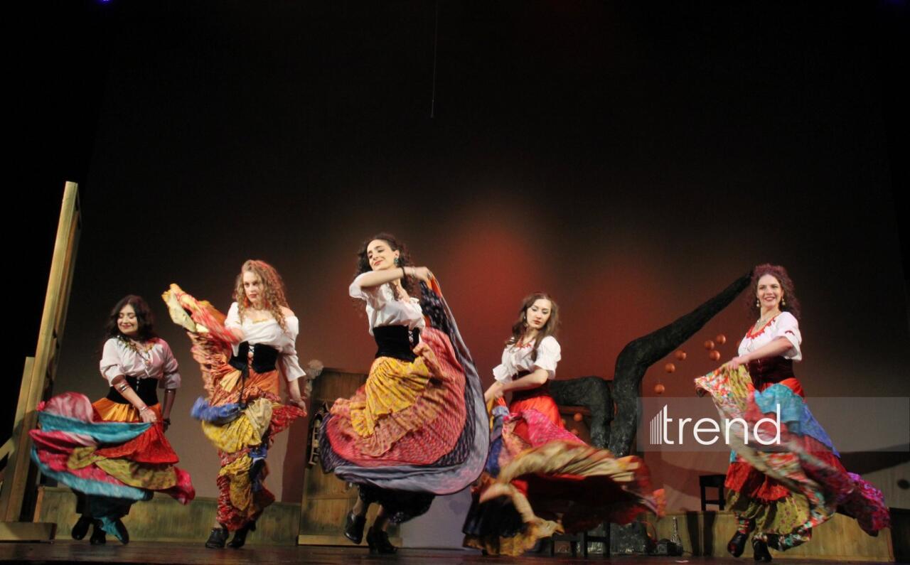 В Баку состоялась премьера спектакля "Кармен. История Хосе"