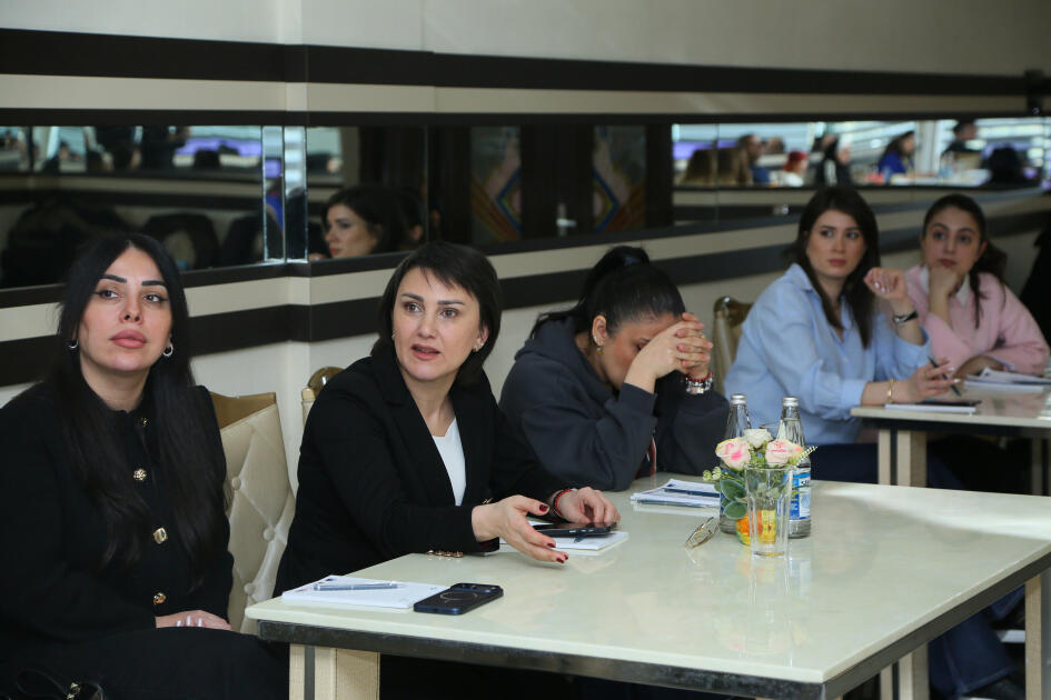 “Xəbər dilində məsuliyyət, ənənəvi media və rəqəmsal platformalarda tipik səhvlər” mövzusunda təlim keçirilib