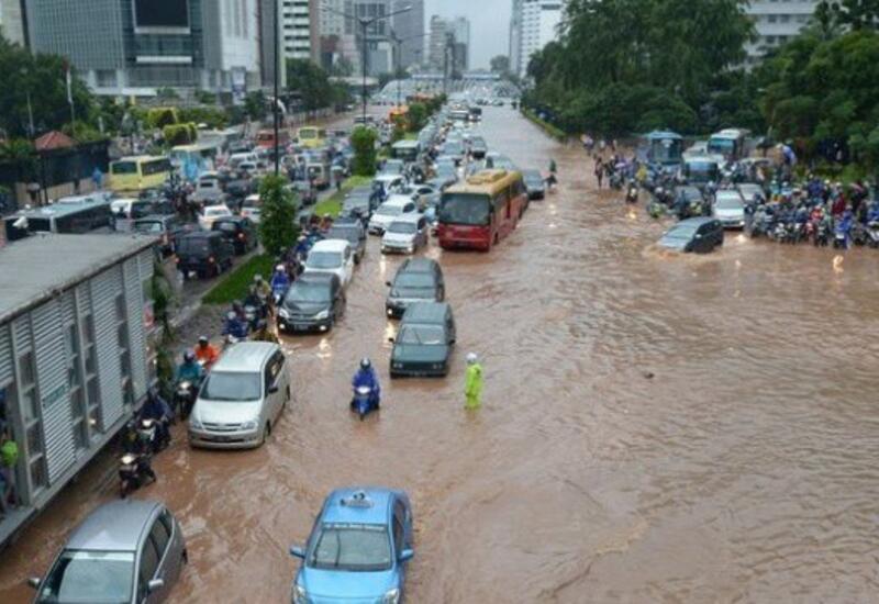 Масштабный оползень произошел в индонезийской провинции
