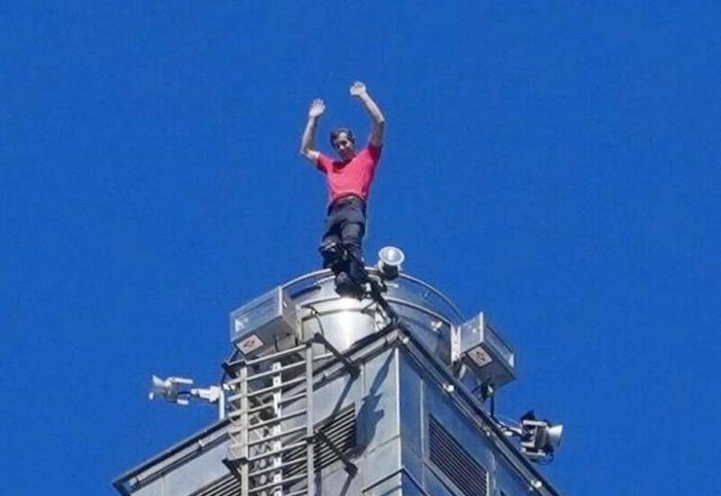 Скалолаз-экстремал совершил опасный подъем на небоскреб