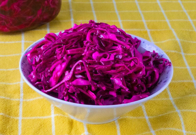 Bazarlarda satılan bu qidaya İran boyaları vurulurmuş - iştahla yeyirik