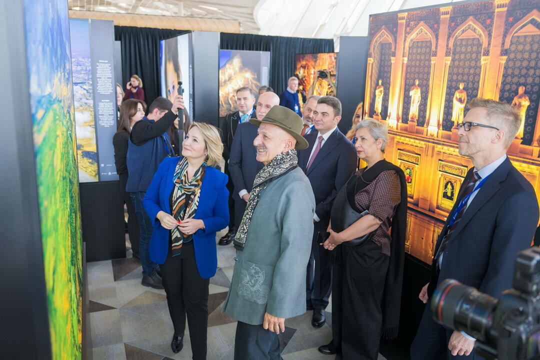 «The Rising Light»: в Международном аэропорту Гейдар Алиев представлена выставка REZA