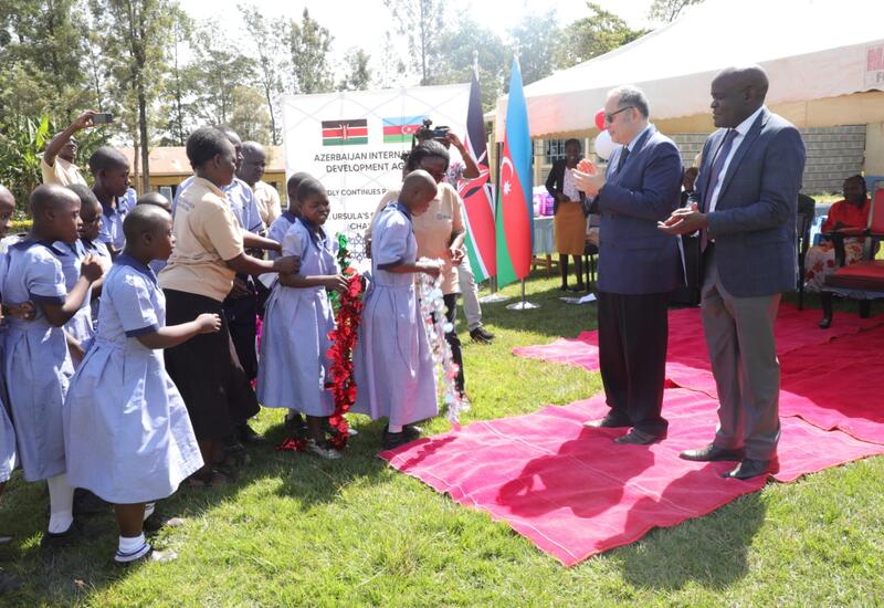 Азербайджан оказал гуманитарную помощь школе в Кении