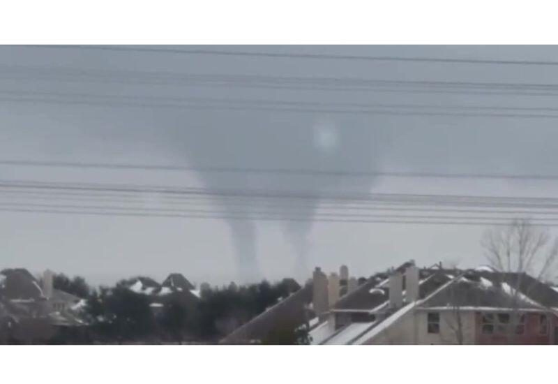 "Пугающий" паровой смерч в Техасе