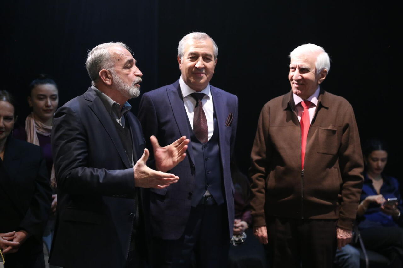 Сцена является его стихией - юбилей под светом рампы Адалята Абдулсамеда