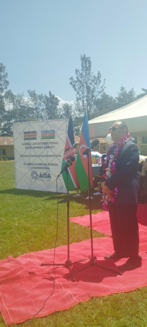 Азербайджан оказал гуманитарную помощь школе в Кении