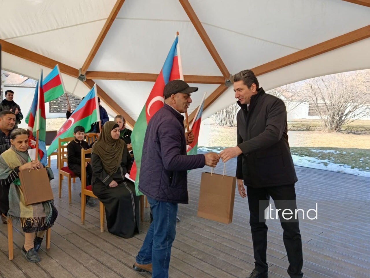 Xocalının Badara və Seyidbəyli kəndlərinə qayıdan sakinlərə evlərinin açarları təqdim edildi