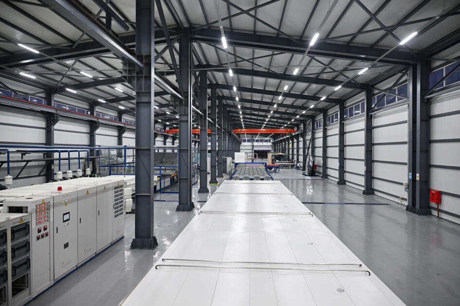 Президент Ильхам Алиев принял участие в открытии завода по производству зеркальных листов в Сумгайытском промышленном парке