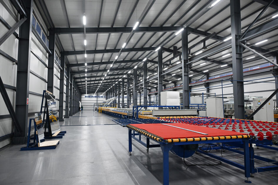 Президент Ильхам Алиев принял участие в открытии завода по производству зеркальных листов в Сумгайытском промышленном парке