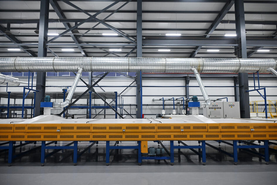 Президент Ильхам Алиев принял участие в открытии завода по производству зеркальных листов в Сумгайытском промышленном парке