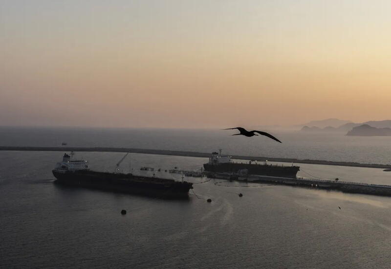 Мексика отказалась от поставки нефти на Кубу под давлением США