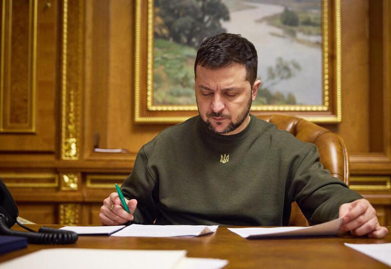 Зеленский продлил военное положение и мобилизацию