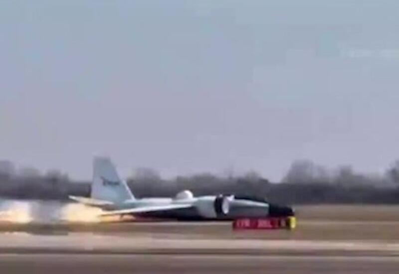 Самолет NASA с искрами и пожаром экстренно приземлился в Техасе