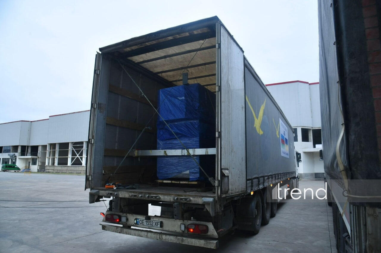 Азербайджан отправил очередную партию гумпомощи в Украину