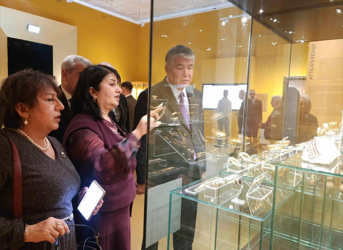 Уникальный азербайджанский экспонат представлен на выставке в Венгрии