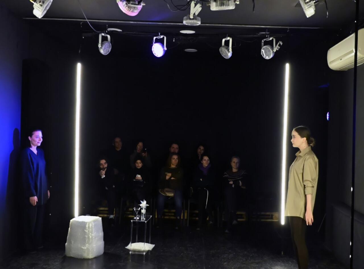 Искусственный интеллект в азербайджанской премьере - зеркало человеческих страхов