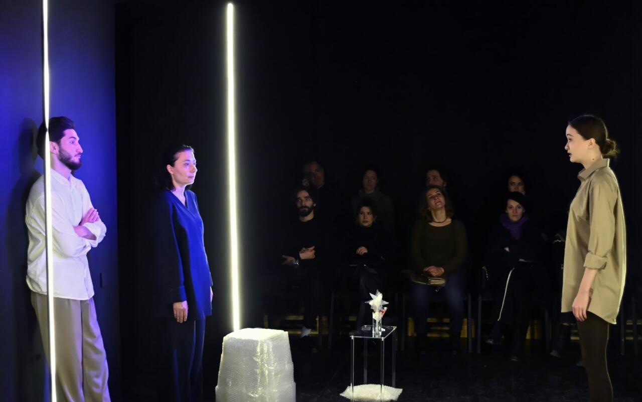 Искусственный интеллект в азербайджанской премьере - зеркало человеческих страхов