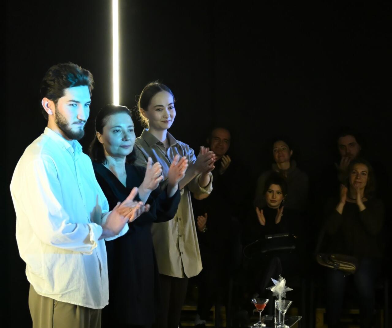 Искусственный интеллект в азербайджанской премьере - зеркало человеческих страхов