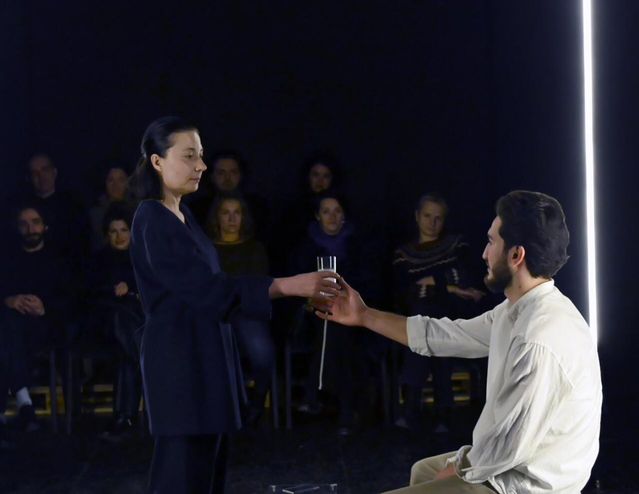 Искусственный интеллект в азербайджанской премьере - зеркало человеческих страхов