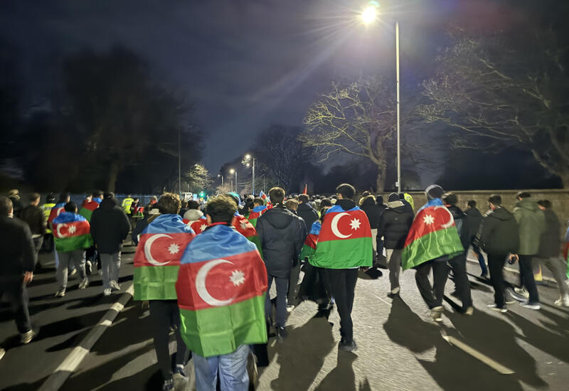 Фанаты "Карабаха" провели шествие в Ливерпуле