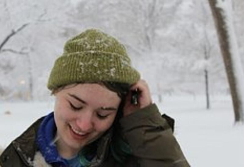 Стилисты перечислили щадящие волосы головные уборы