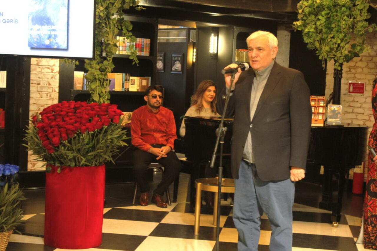 В Баку состоялась презентация новой книги азербайджанского поэта Рустама Бехруди