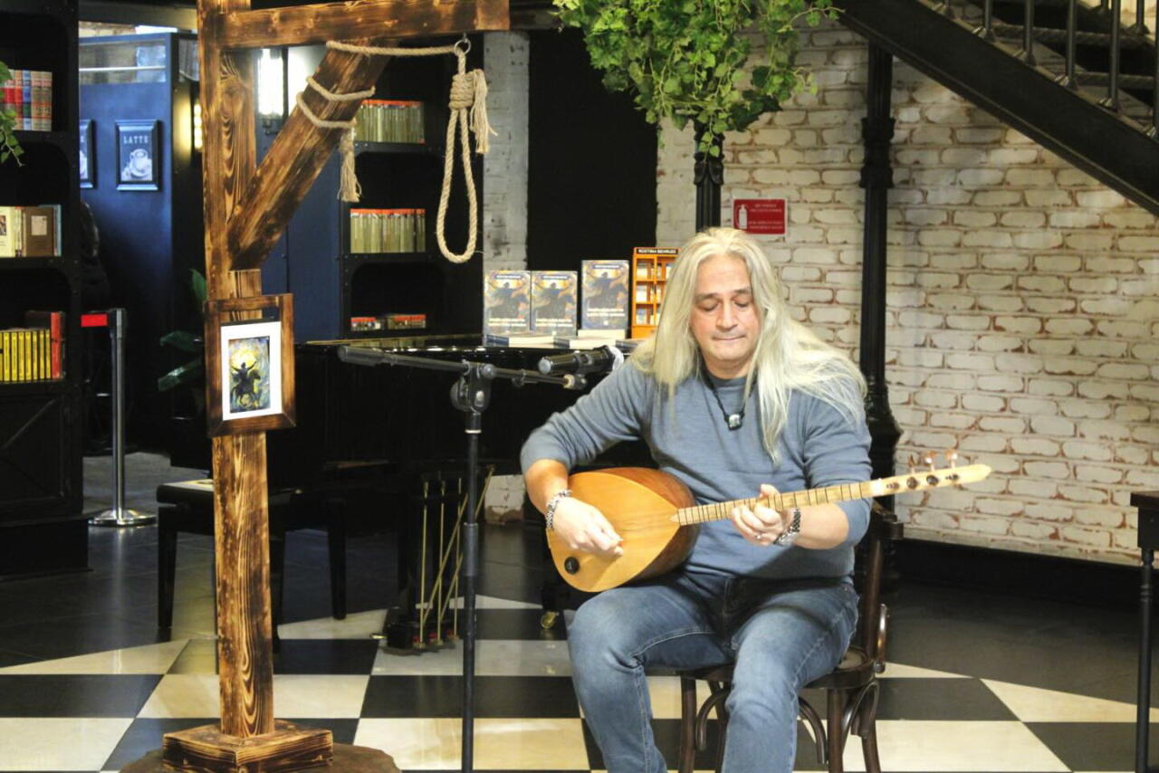 В Баку состоялась презентация новой книги азербайджанского поэта Рустама Бехруди