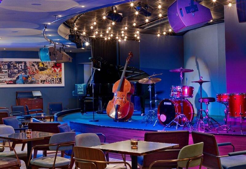 Слушать музыку в ресторанах стало платным?