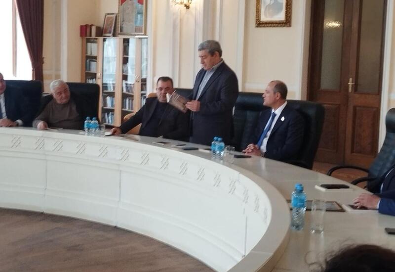 Belə əsərlər yazmaq həm vacibdir, həm də ağır. Yunus Oğuz bu yolları gözəl keçir...