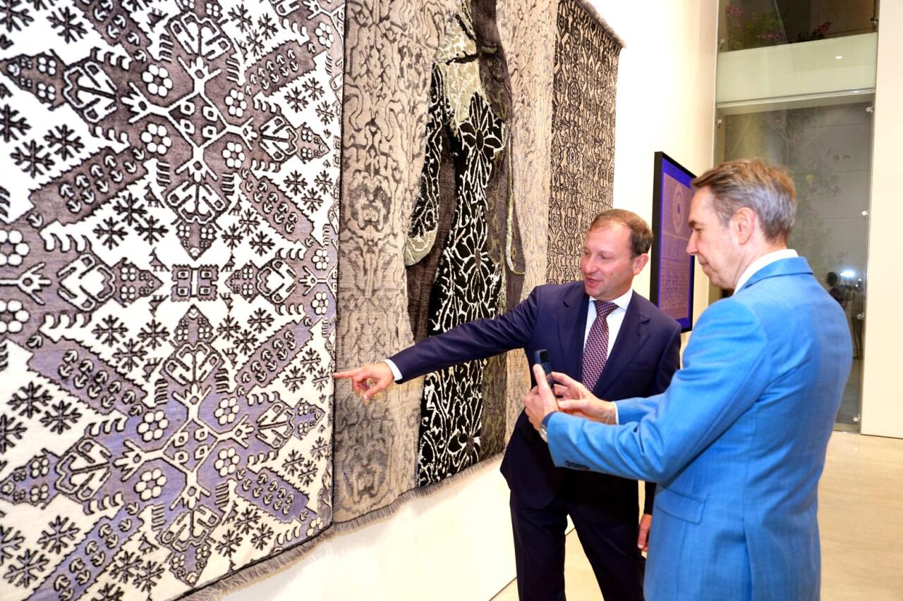 Азербайджанские ковры вошли в постоянную коллекцию музея современного искусства в Бахрейне
