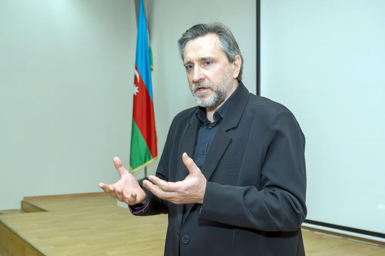 В Баку состоялась презентация книги "LUCIDITY (Сны о режиссере)"