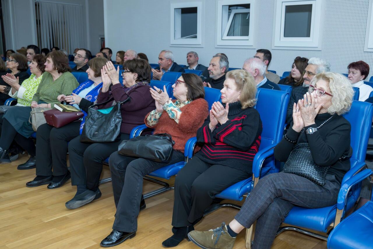 В Баку состоялась презентация книги "LUCIDITY (Сны о режиссере)"