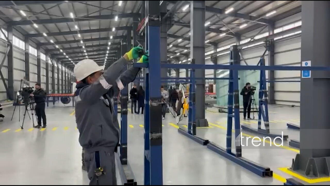 Сколько метров зеркальных листов будет производиться в Азербайджане в год?