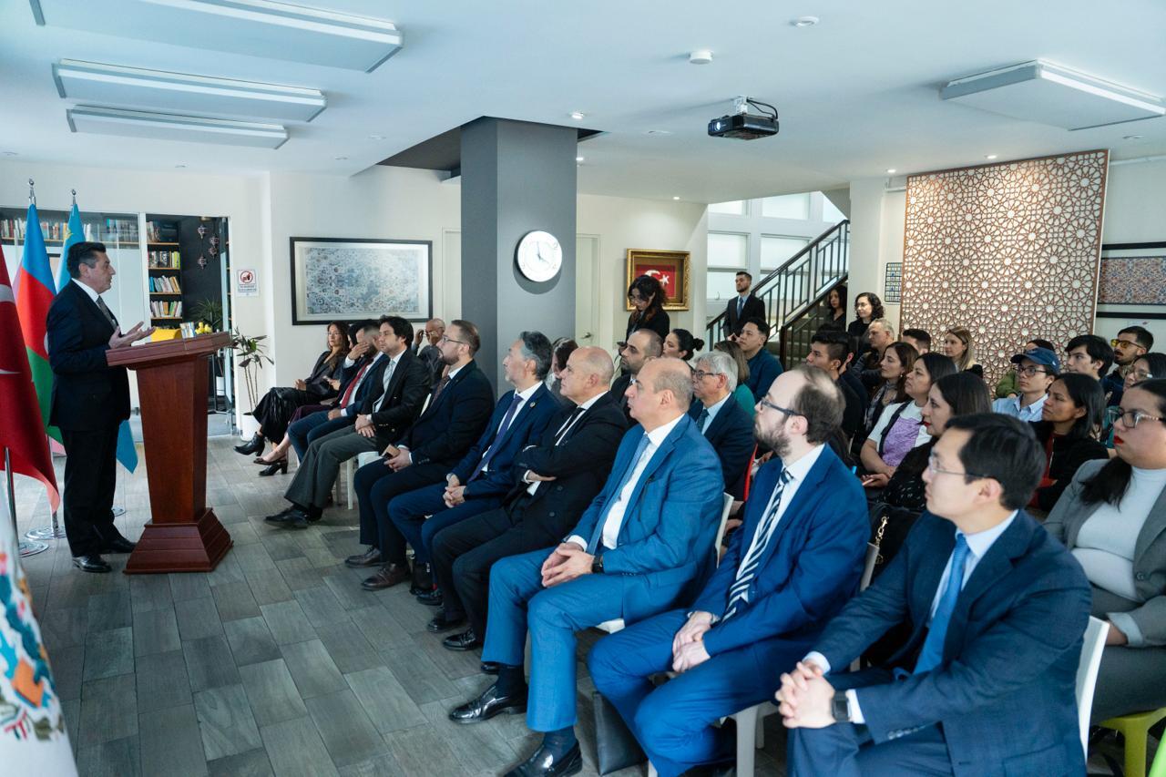 Meksikada “Türk dilləri ailəsi: ilk yazılı mətnlərdən müasir dövrə qədər” mövzusunda konfrans keçirilib