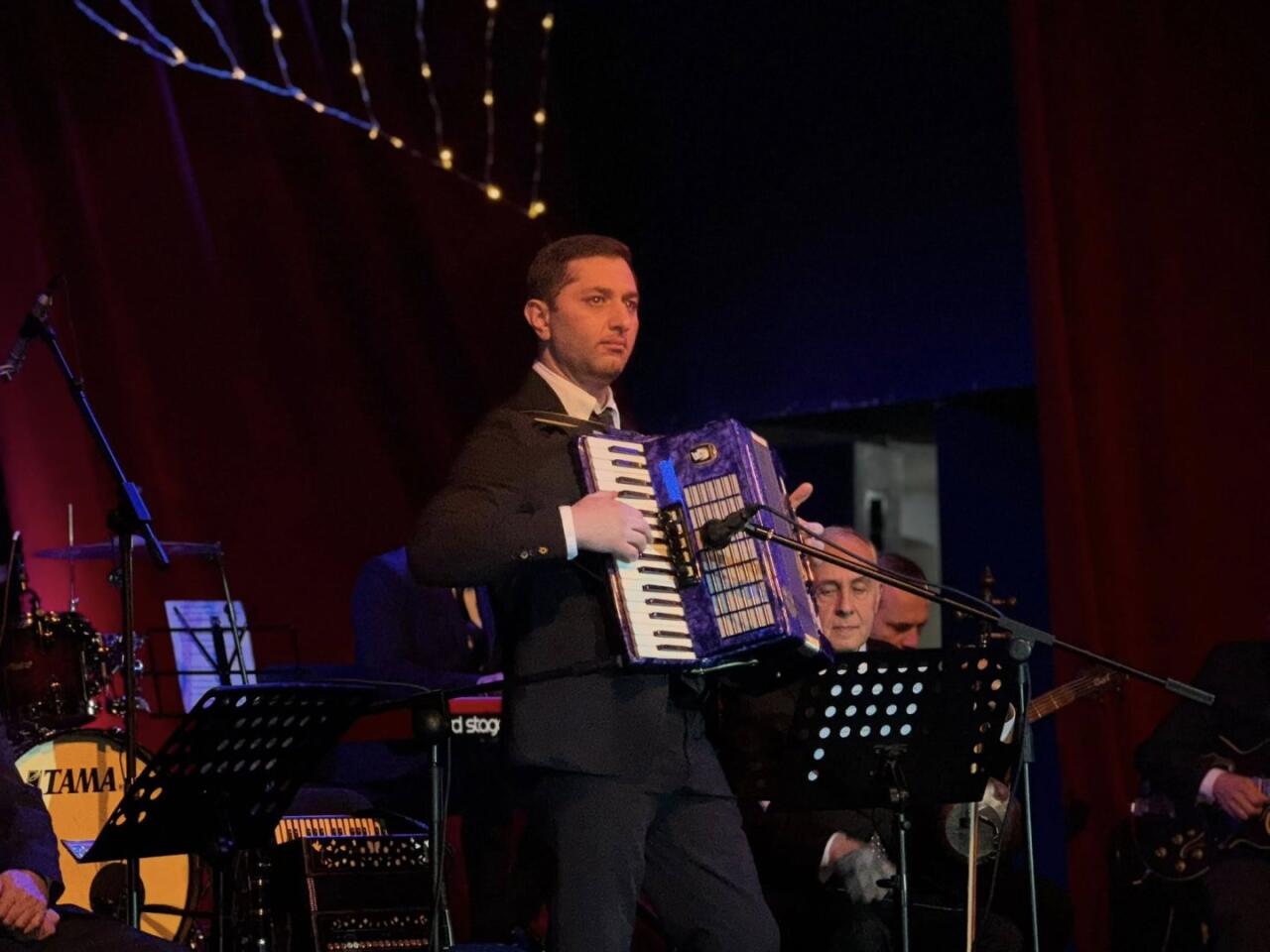 В Театре песни имени Рашида Бейбутова состоялся ретро-вечер «Хиты 80-х»